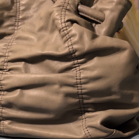 Furla Beige Leather Tote Bag Slouchy Fade Vintage Roomy 10 x 16 Purse - Picture 3 of 16